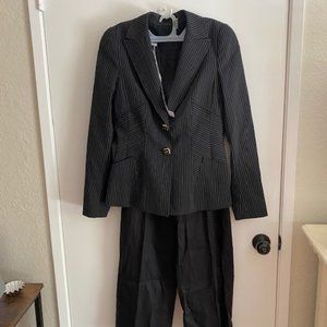 ESCADA Suit Size 6 (36) NWT